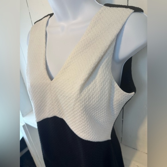 Calvin Klein Black White Gold Zipper Tank Top Work Professional Top Size Small - Picture 5 of 11